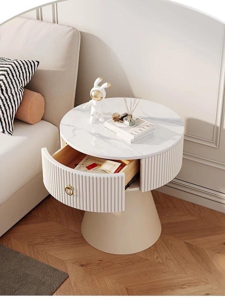 Table Commode